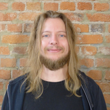 Freundlich lächelnder Felix Kunitz.